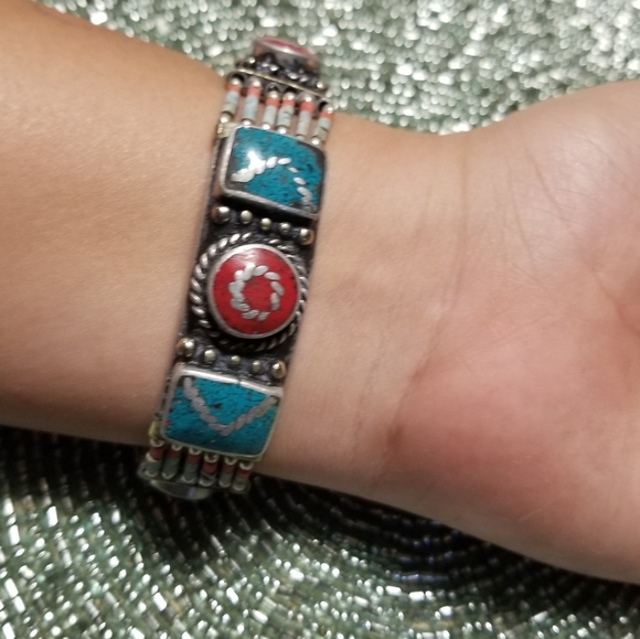 Bracelet - Picture 1 of 6